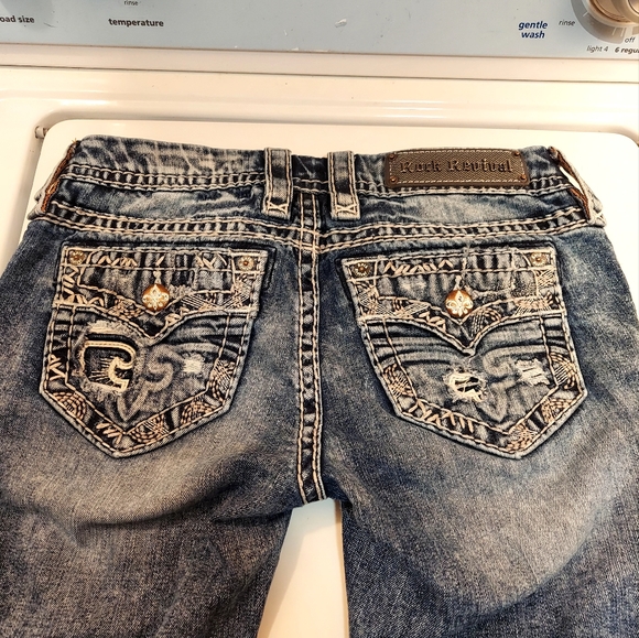 Rock Revival Denim - Rock Revival Distressed Cropped Blue Jeans with Embroidered Pockets